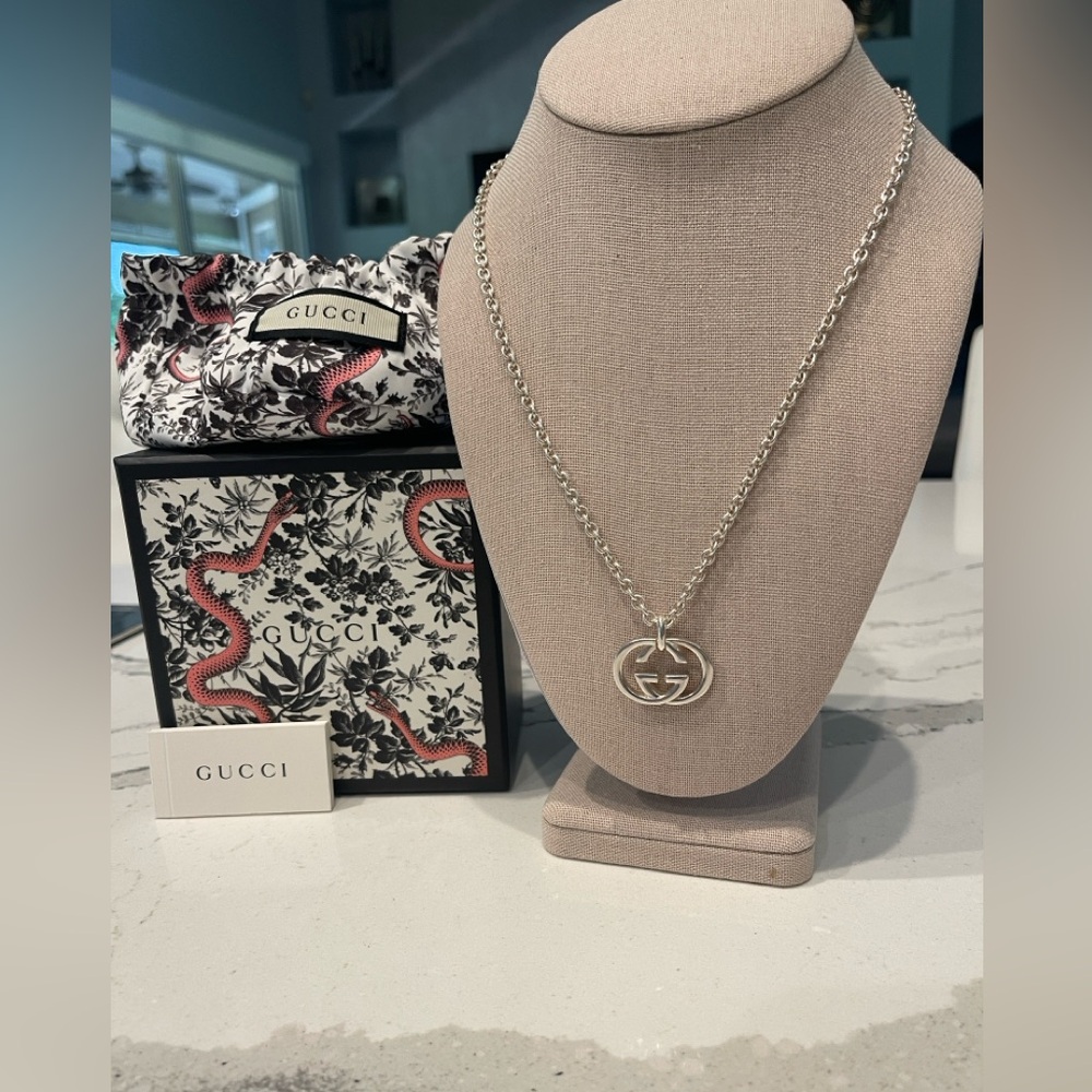 NWT Authentic Gucci Unisex Interlocking 925 Silver Necklace.